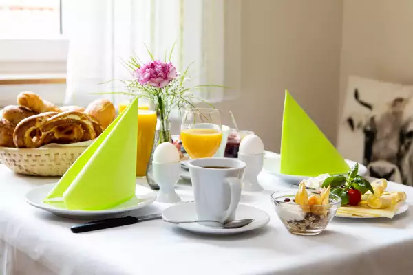 Genießer-Frühstück (vegetarisch) Genießer-Frühstück (vegetarisch)